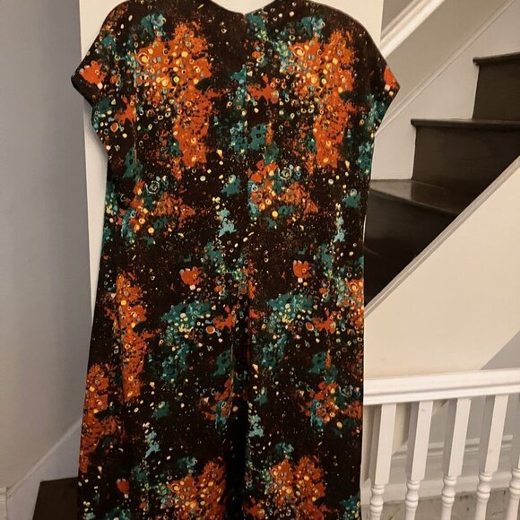 Fall in a Dress - Picture 4 of 5